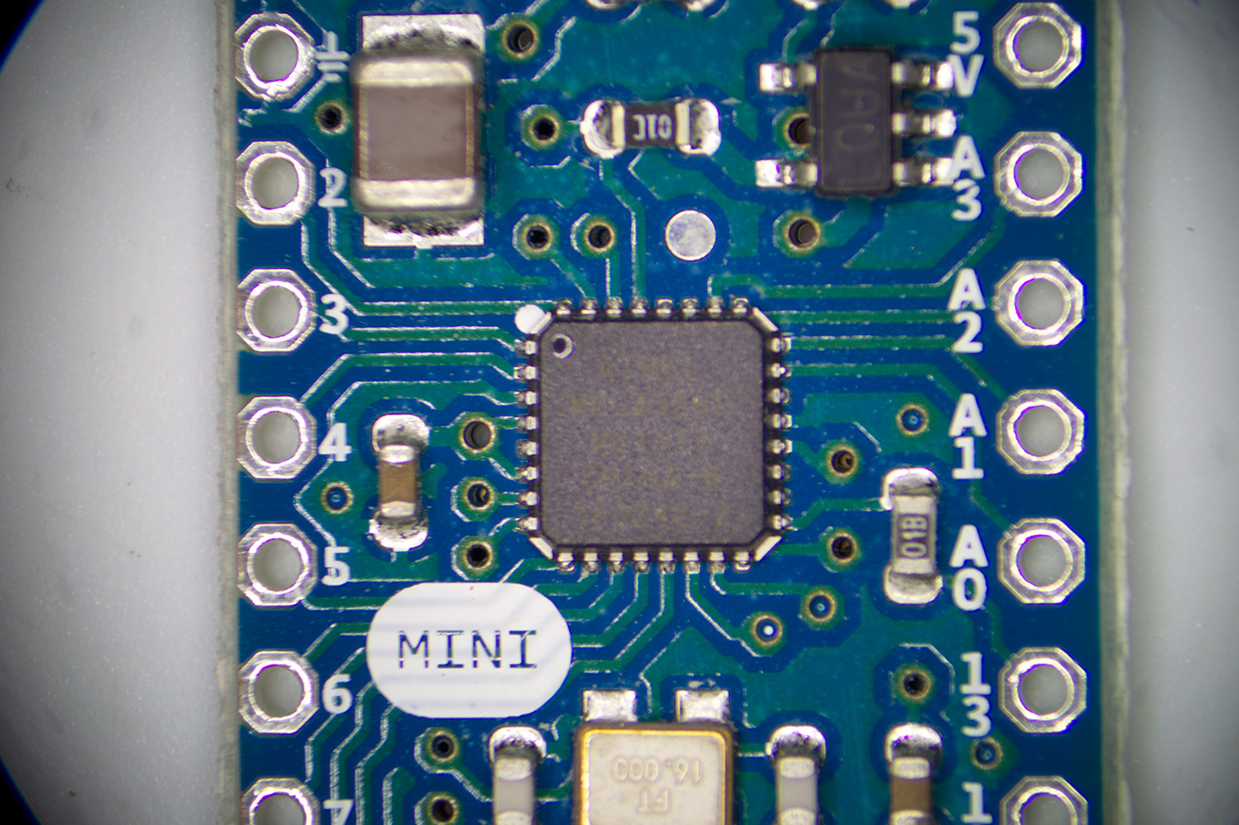 PCB and components at minimum zoom.
