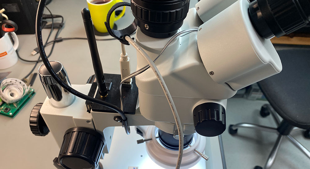 Microscope with Sensor fitted