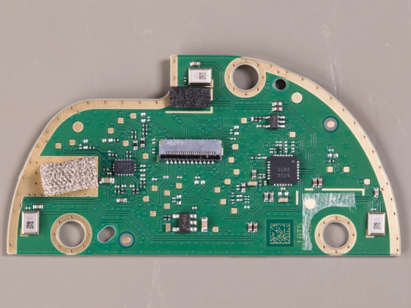 The lower side of the top PCB shows the microphones, ADC and other control chips.