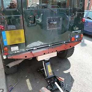 Landrover Defender Replacement crossmember fitting Photo